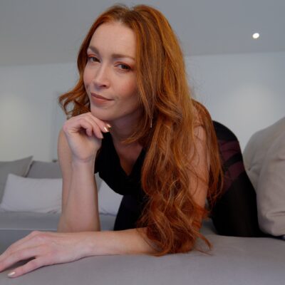 joi, cei, manger ton sperme, femme sportive